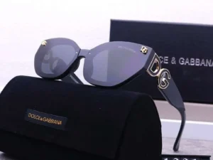 Sunglasses Dolce Gabbana DG011