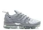 VAPORMAX PLUS