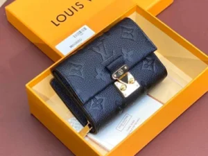 Wallet Louis Vuitton LVW040